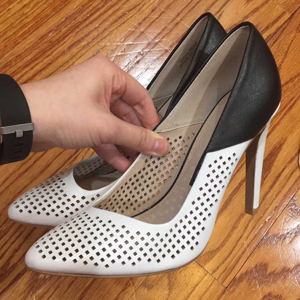 French Connection black and white pointed heel